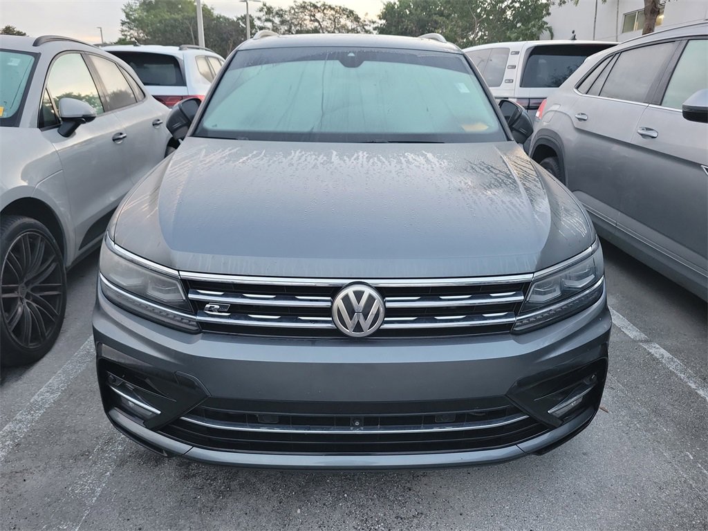 Used 2018 Volkswagen Tiguan SEL Premium w/ R-Line Package image 3