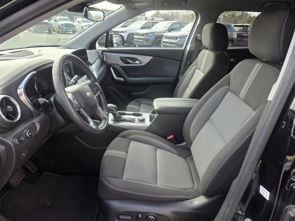 Used 2025 Chevrolet Blazer LT image 7