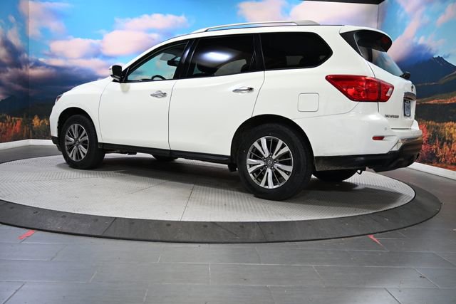Used 2018 Nissan Pathfinder SV image 5