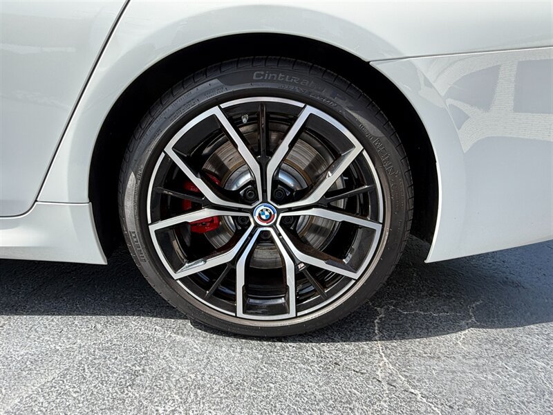 Used 2023 BMW M550i xDrive w/ Executive Package AWD/4WD image 22