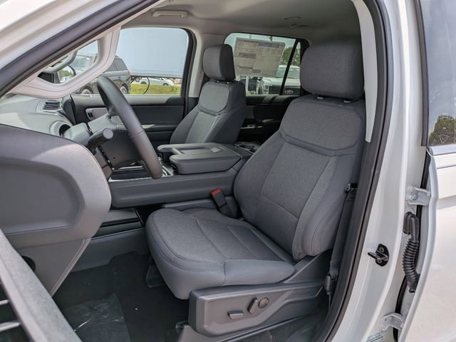 New 2026 Ford Expedition Active RWD image 9