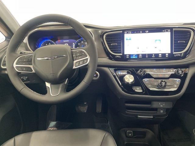 New 2026 Chrysler Pacifica Select image 9