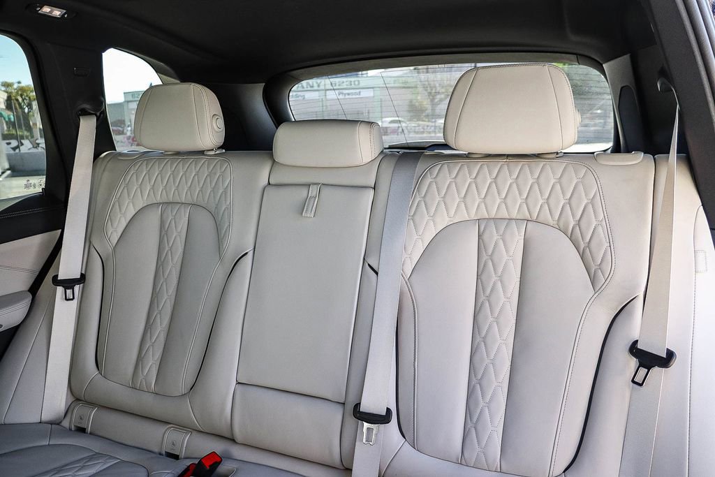 Used 2026 BMW X5 xDrive50e w/ M Sport Package image 18