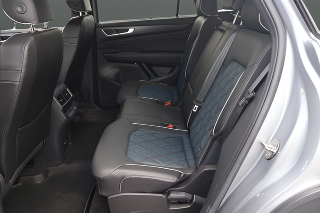 Certified 2024 Volkswagen Atlas Cross Sport SEL Premium R-Line AWD/4WD image 14