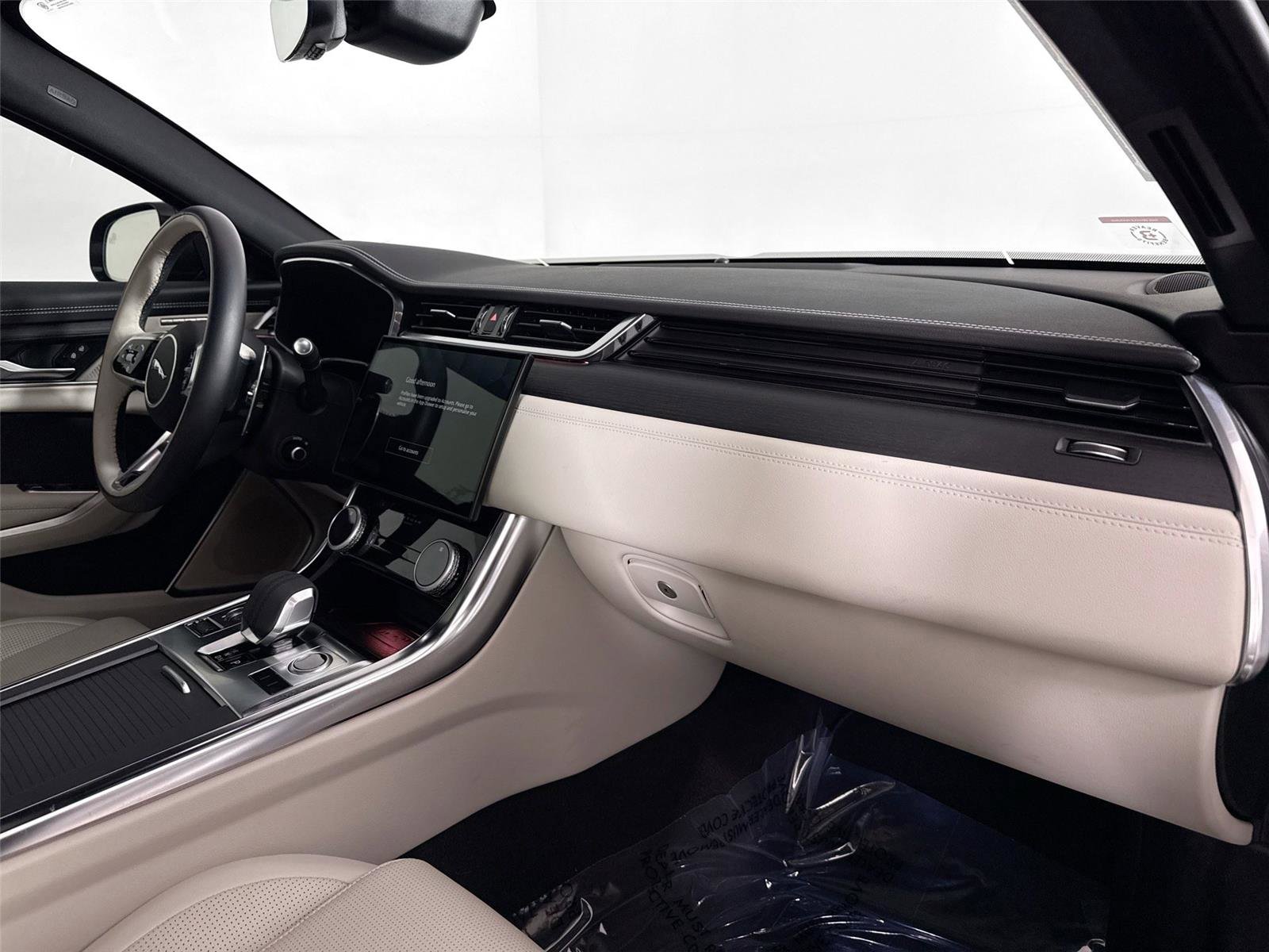 Used 2024 Jaguar XF R-Dynamic SE image 48