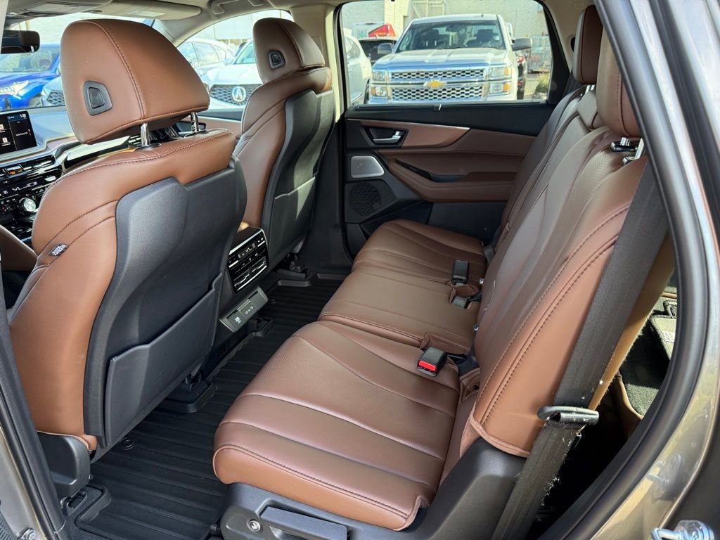 Certified 2025 Acura MDX w/ Technology Package image 17