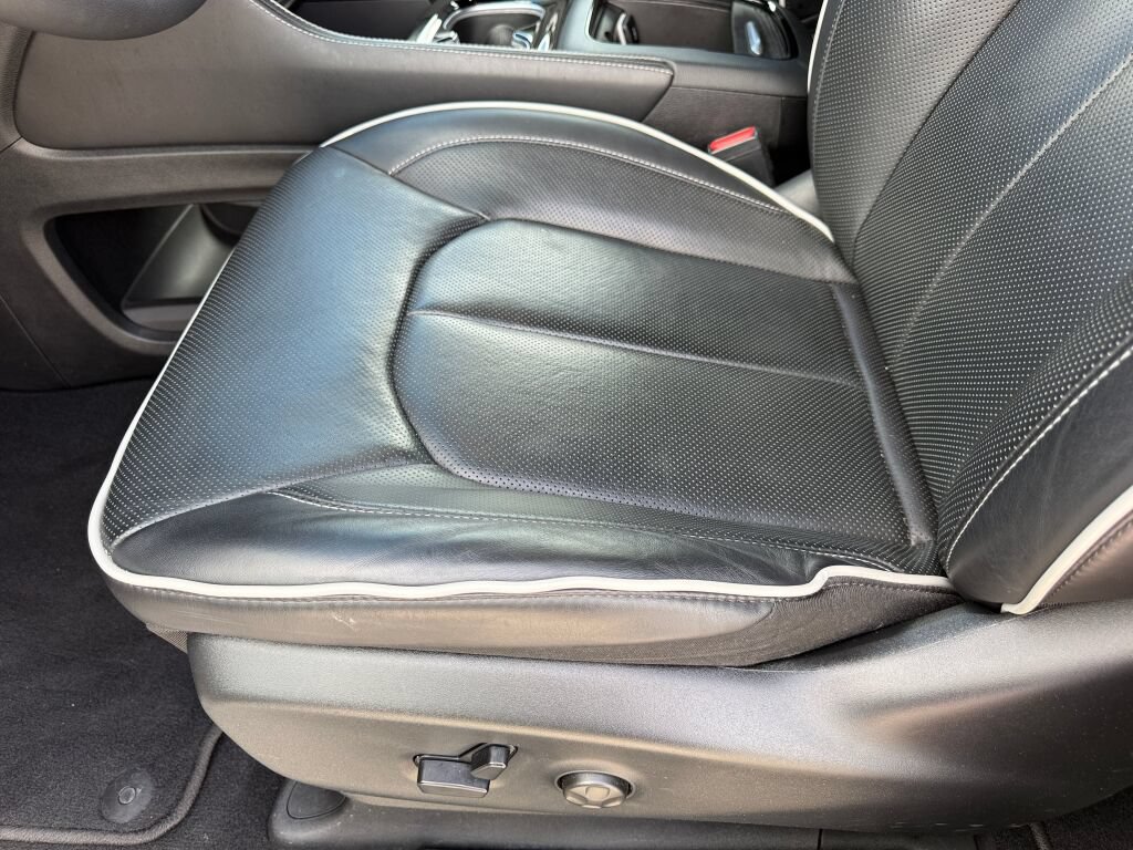 Used 2026 Chrysler Pacifica Limited FWD image 24