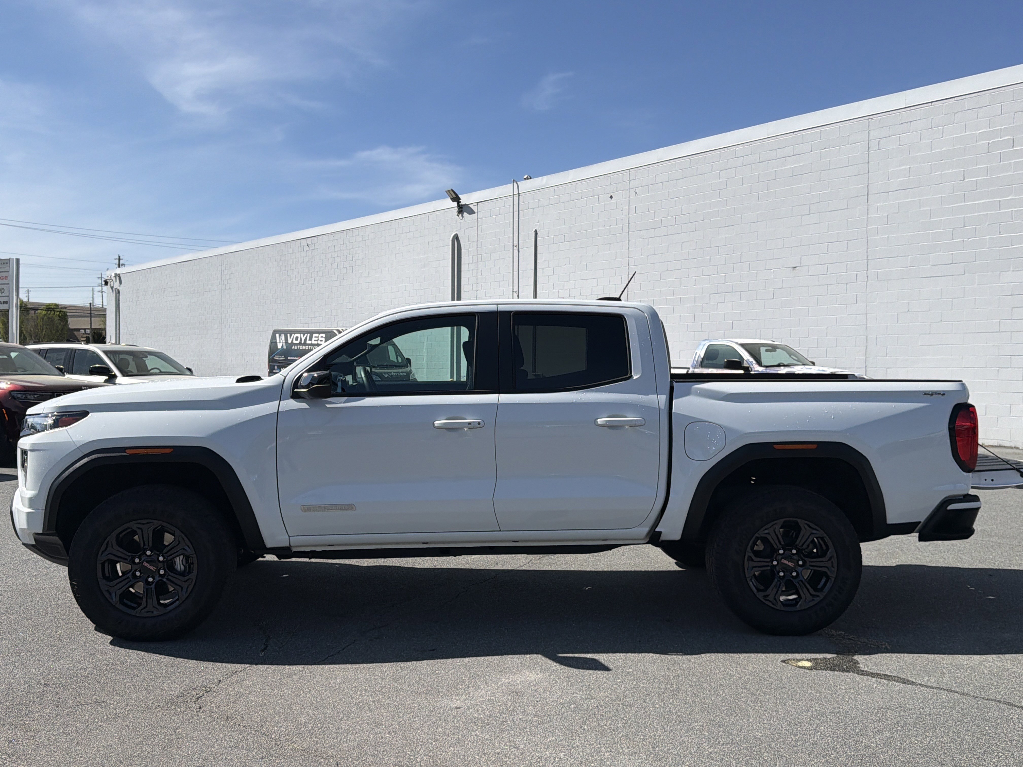 Used 2025 GMC Canyon Elevation AWD/4WD image 4
