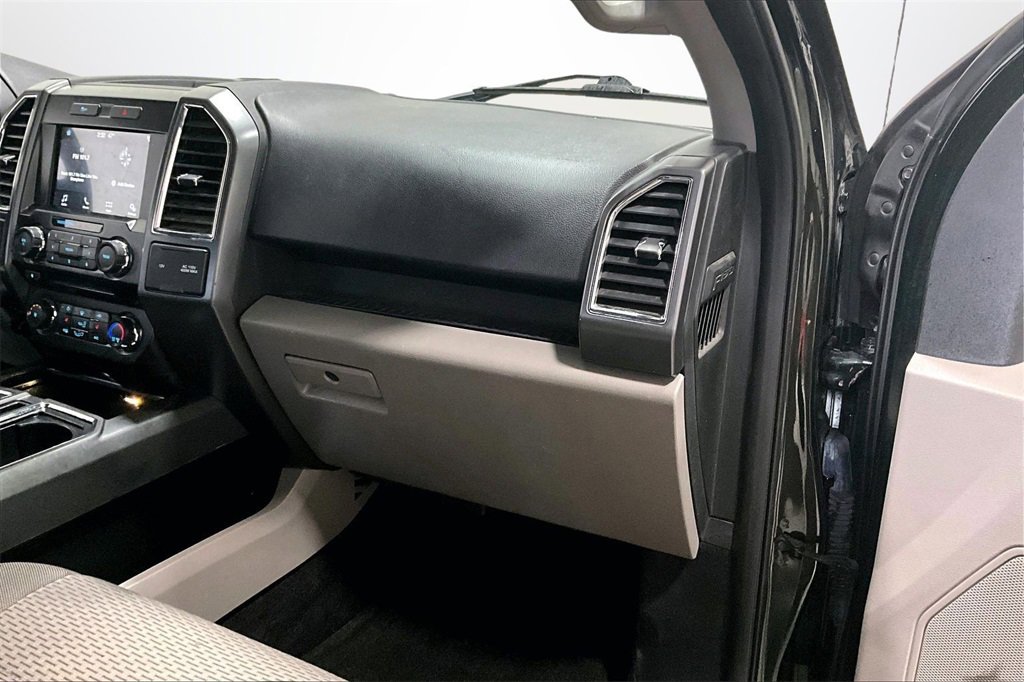 Used 2016 Ford F150 XLT w/ Equipment Group 302A Luxury image 26
