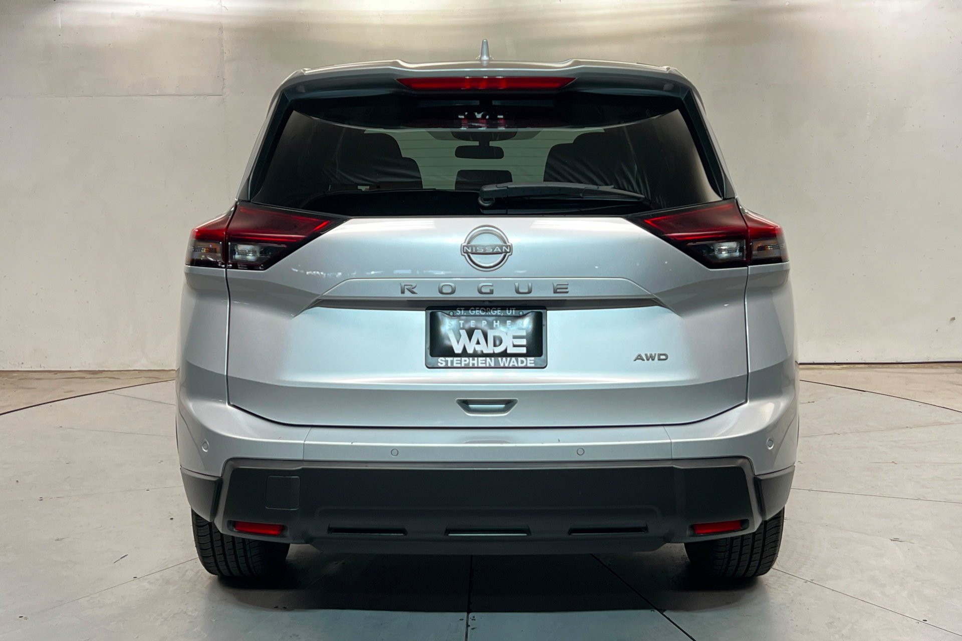 Used 2025 Nissan Rogue SV AWD/4WD image 4