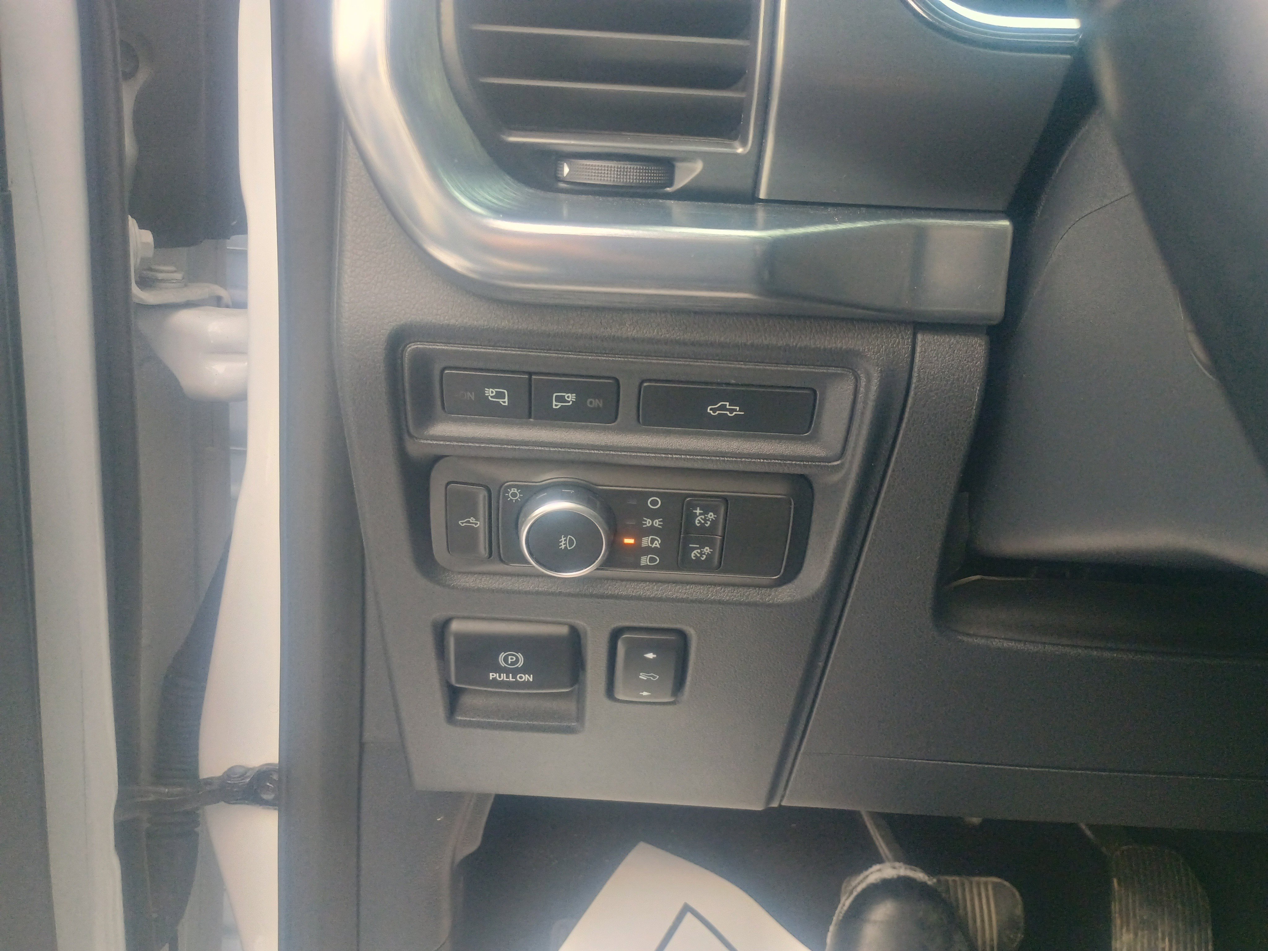 Certified 2021 Ford F150 Lariat w/ Equipment Group 502A High image 17