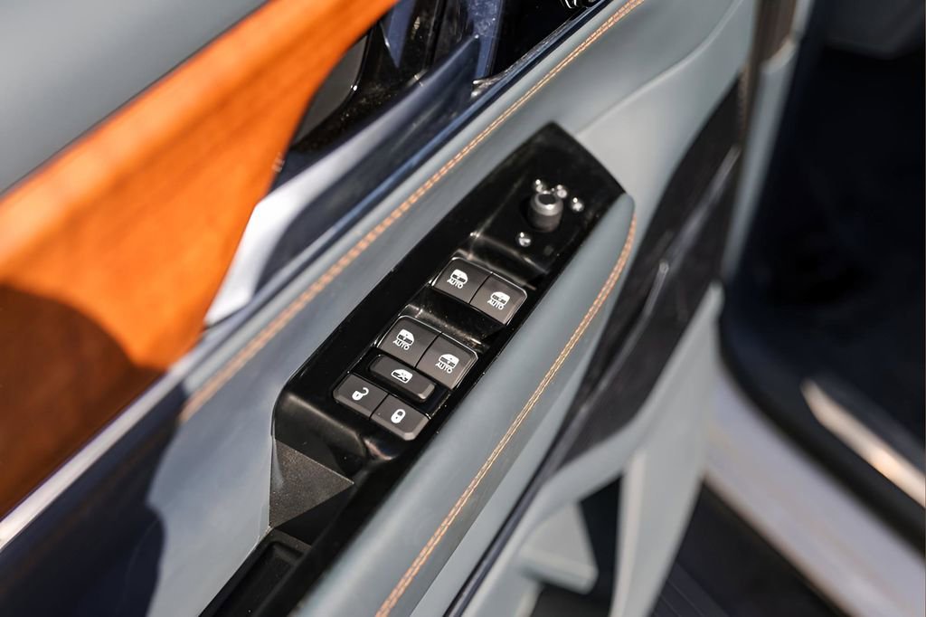 Used 2024 Jeep Grand Wagoneer Series III image 24