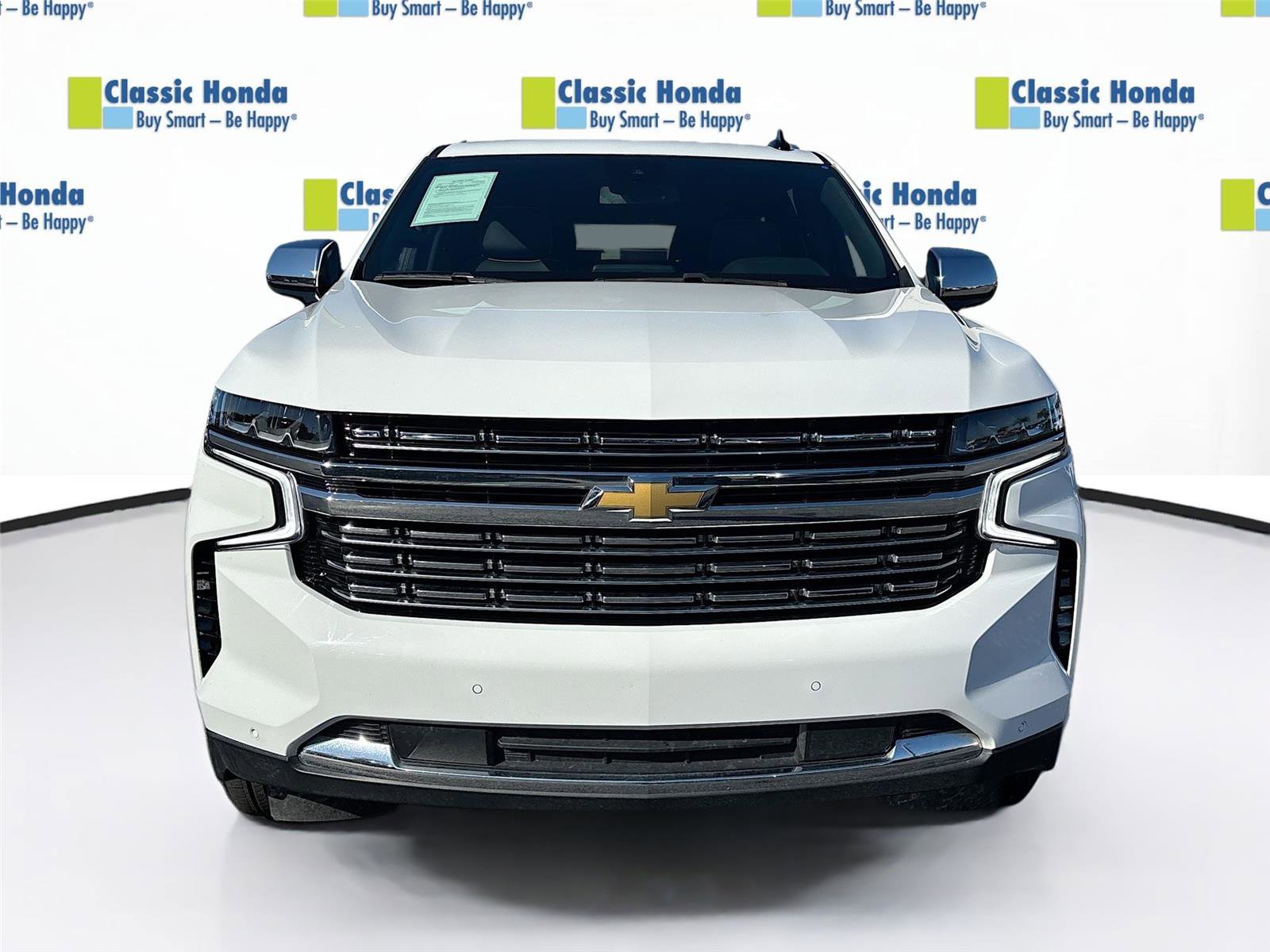 Used 2023 Chevrolet Suburban Premier image 2