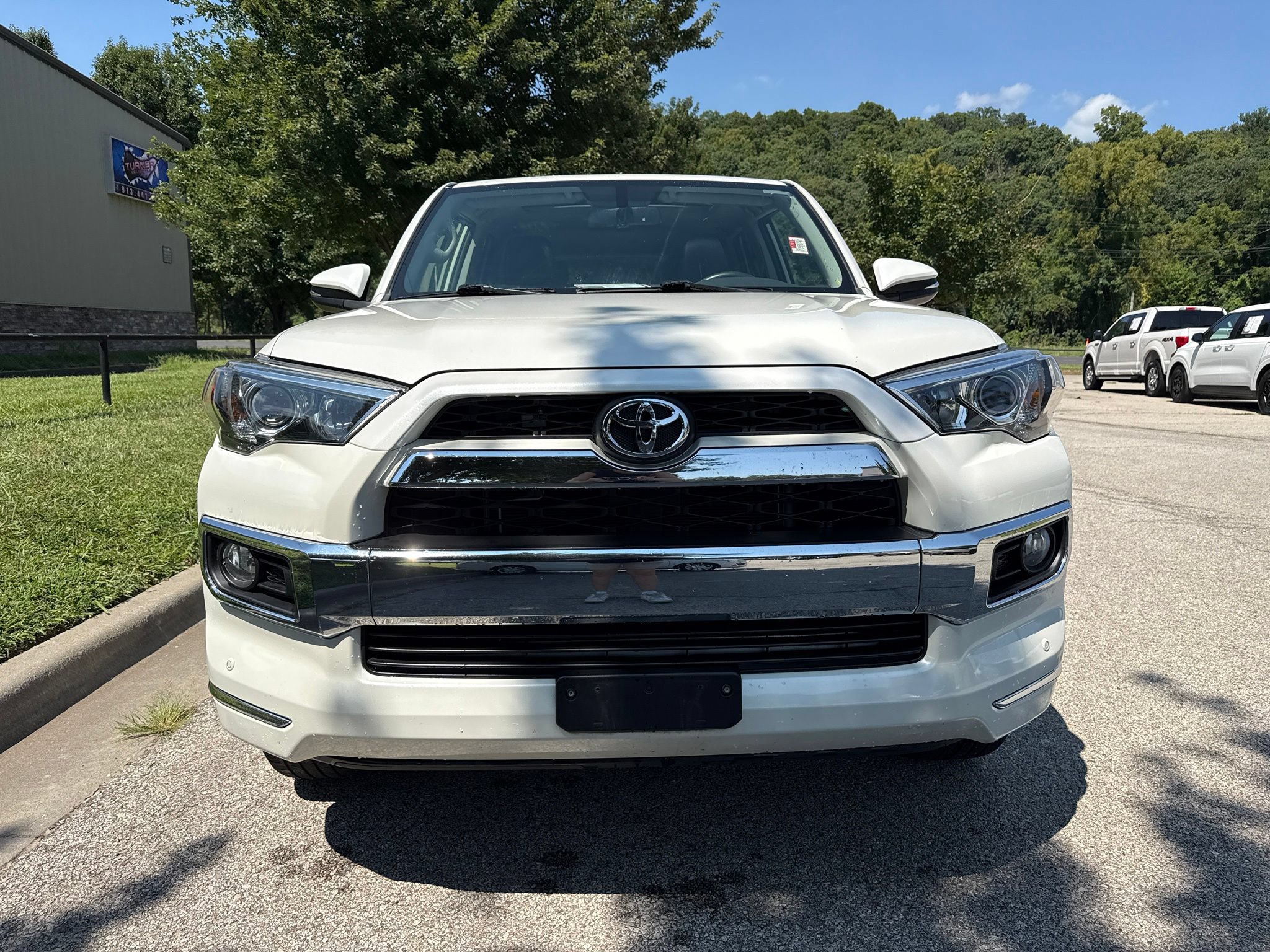 Used 2019 Toyota 4Runner Limited AWD/4WD image 2