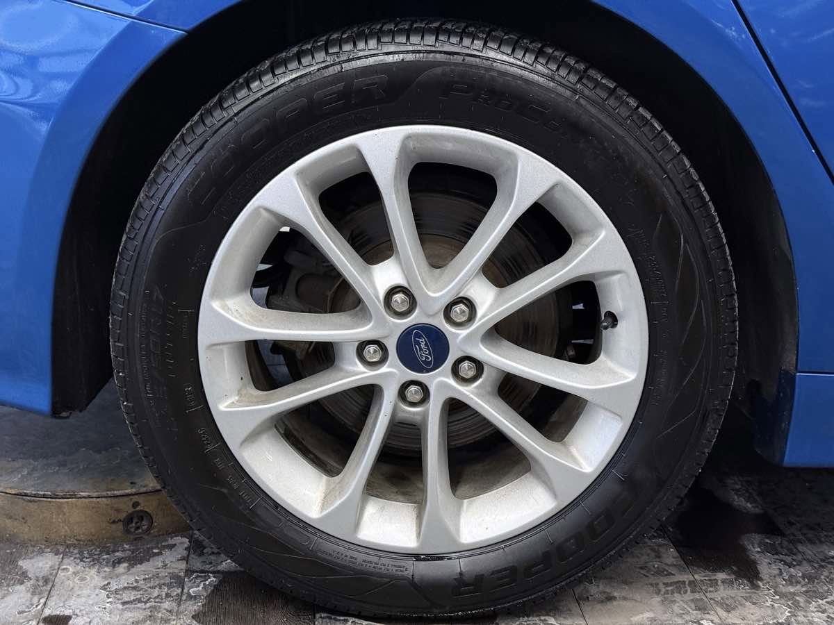 Used 2019 Ford Fusion SE image 40