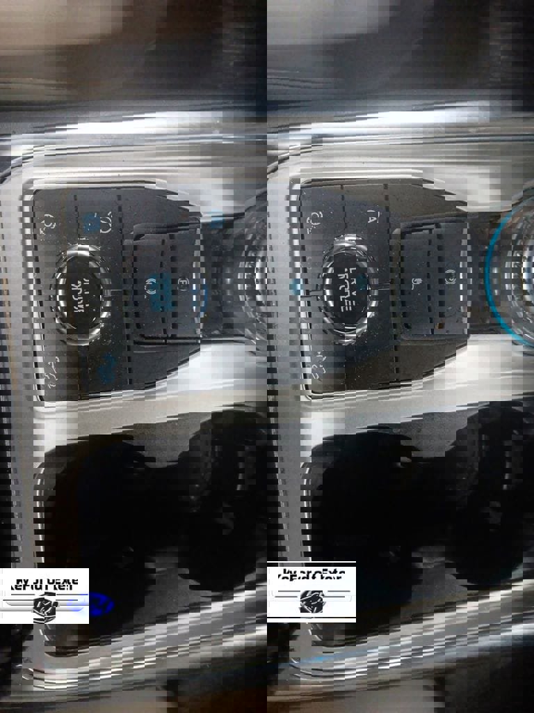 Used 2023 Ford Explorer XLT w/ Equipment Group 202A image 39