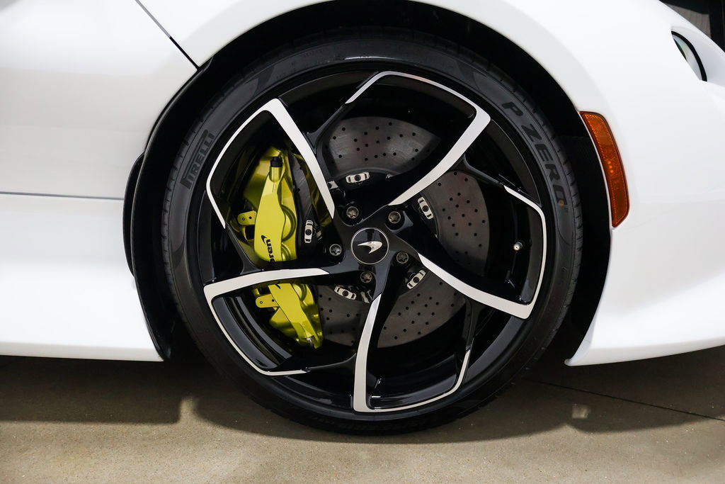 Used 2021 McLaren Elva RWD image 32