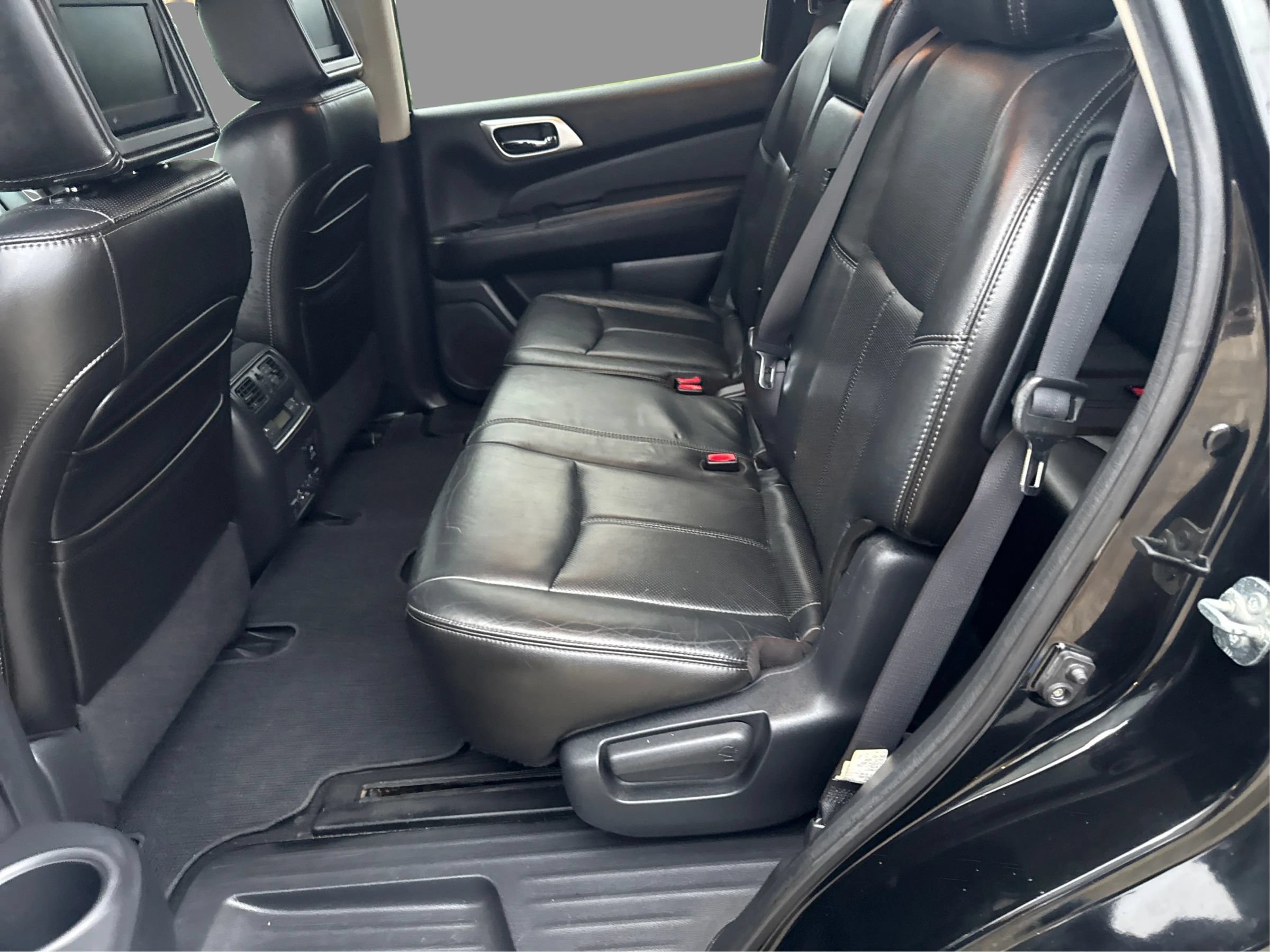 Used 2013 Nissan Pathfinder Platinum w/ Platinum Premium Pkg AWD/4WD image 11