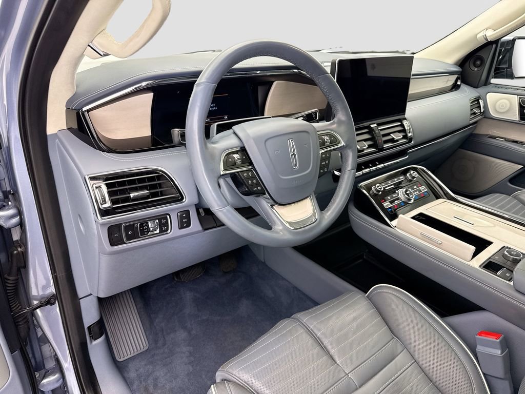 Used 2023 Lincoln Navigator L Black Label image 9