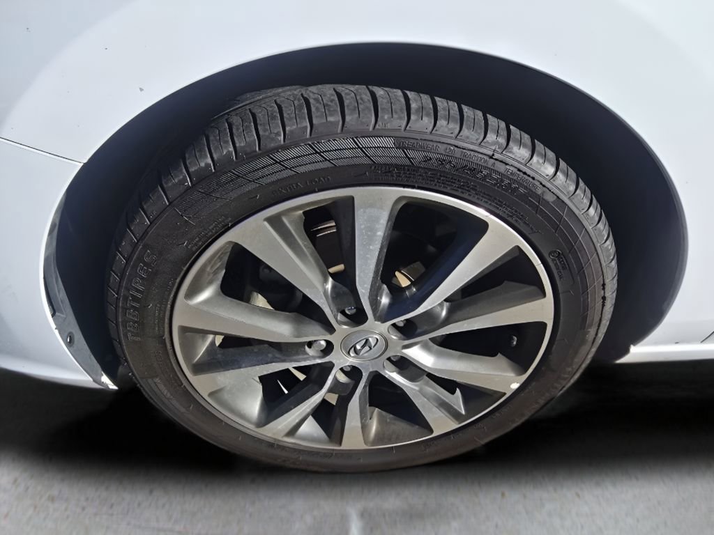 Used 2018 Hyundai Elantra GT image 8