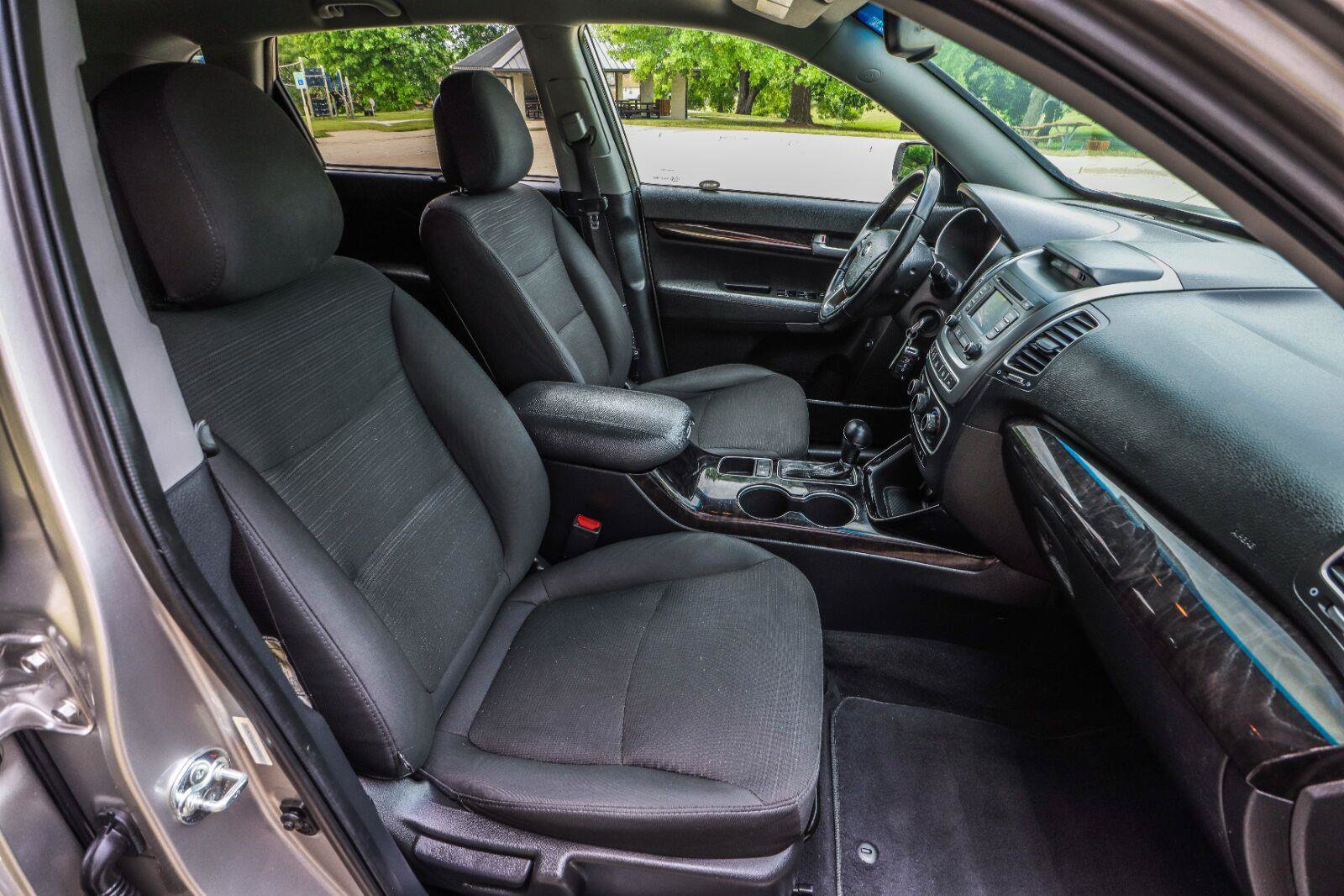 Used 2015 Kia Sorento LX FWD image 34