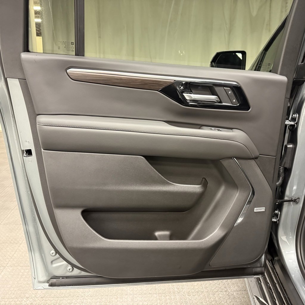 New 2026 Chevrolet Suburban LT w/ Comfort Package image 24