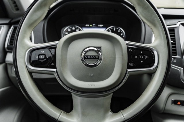Used 2021 Volvo XC90 T5 Momentum w/ Climate Package image 11