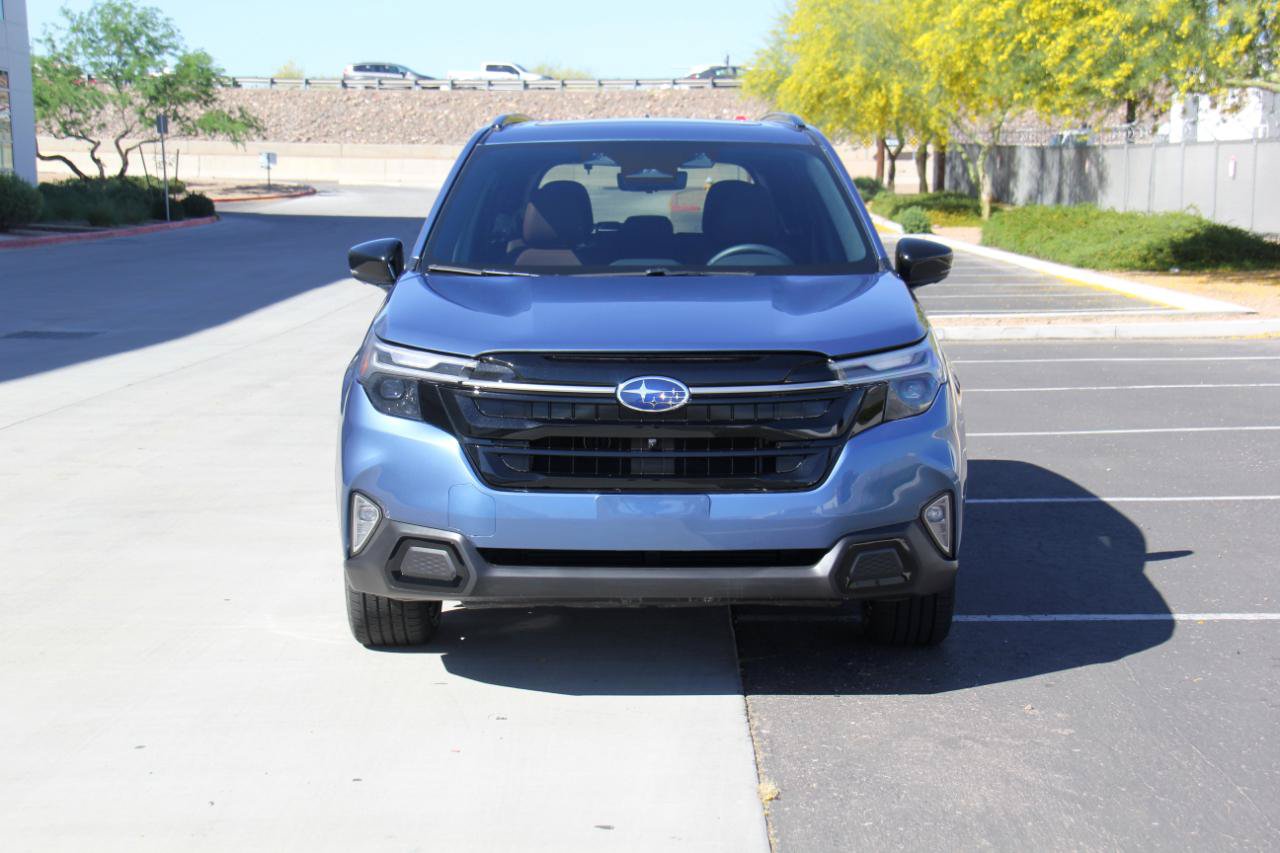 Used 2025 Subaru Forester Touring AWD/4WD image 2