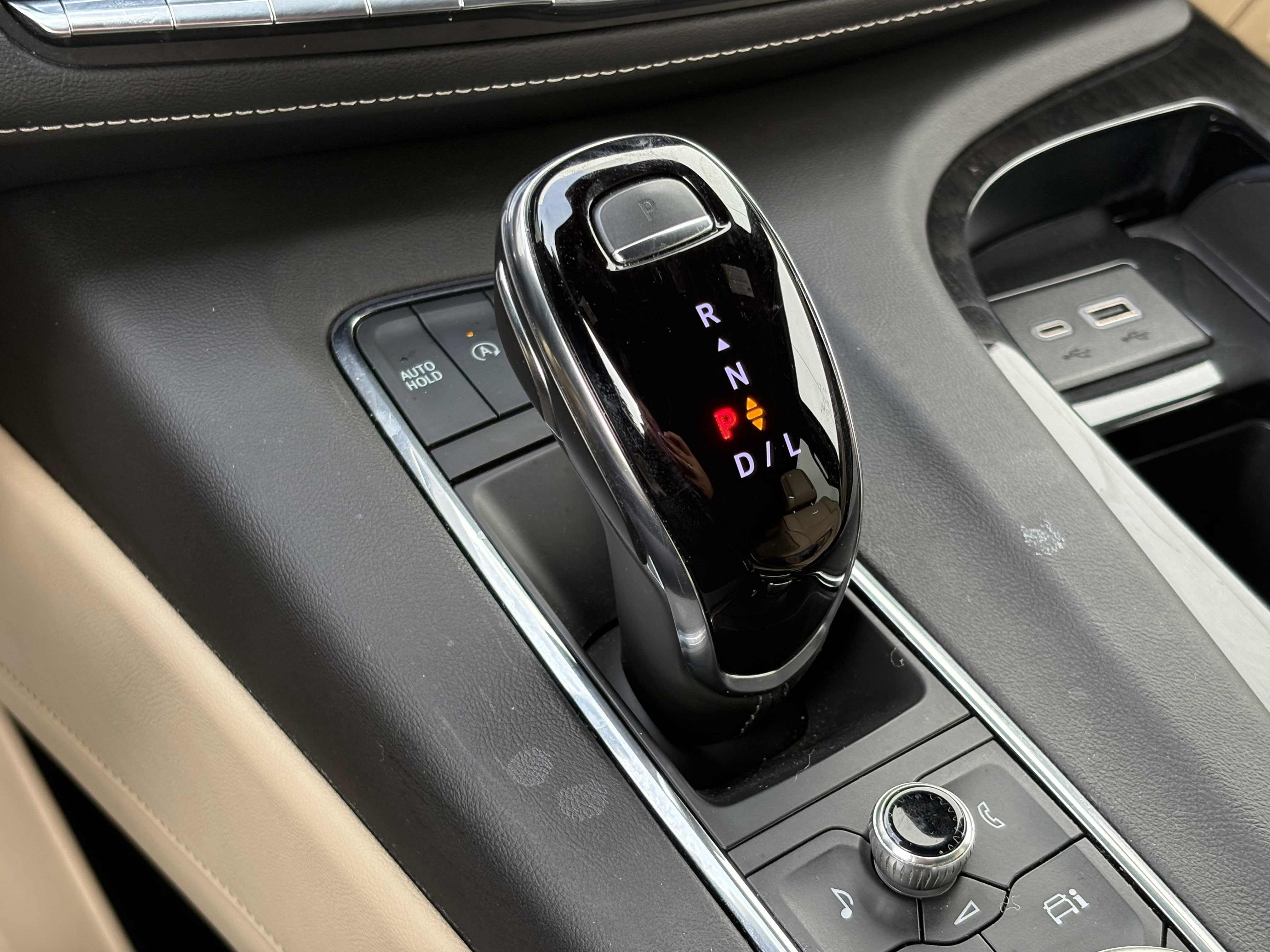 Certified 2024 Cadillac Escalade Premium Luxury image 29