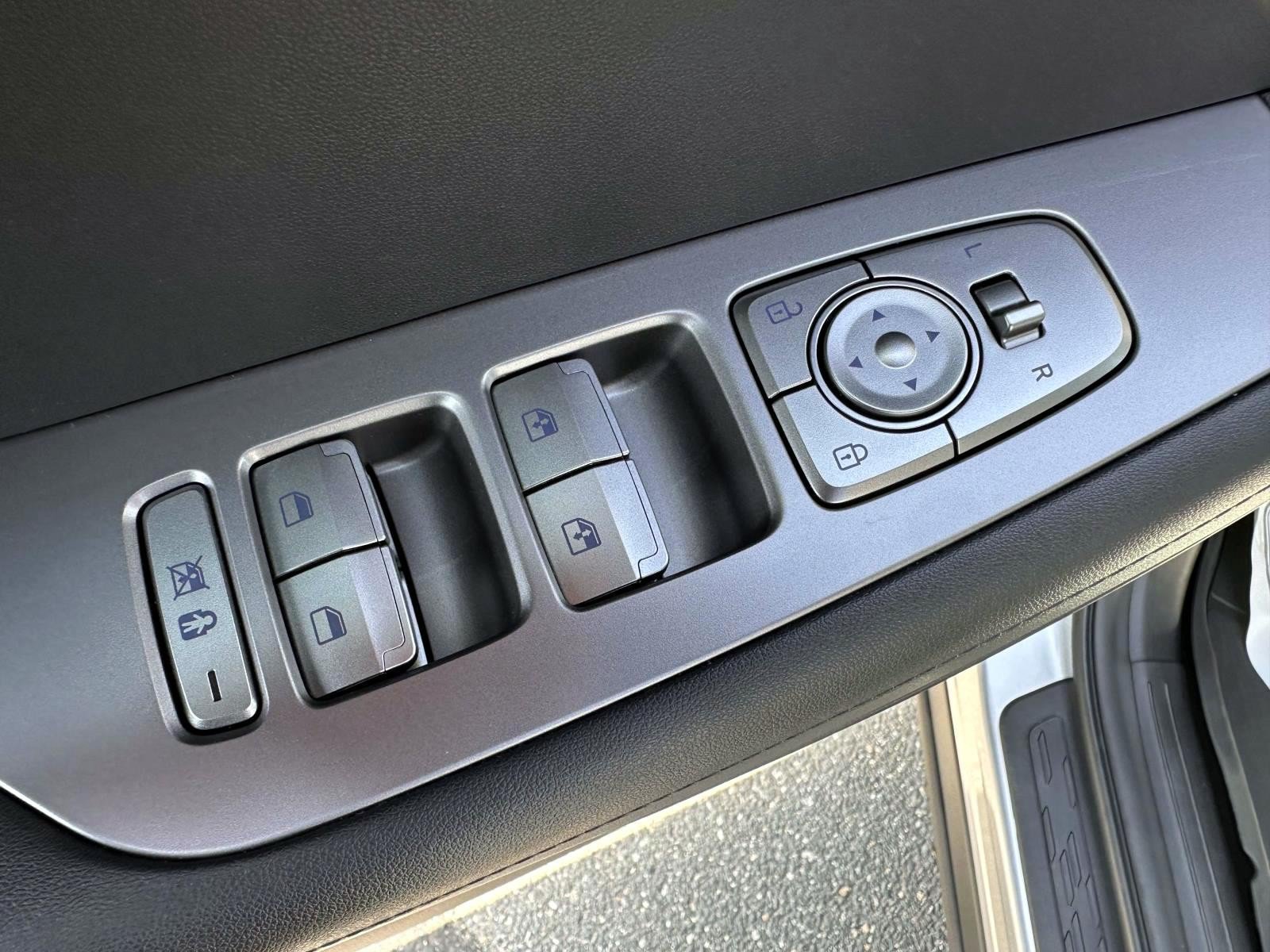 Used 2025 Hyundai Palisade SE AWD/4WD image 9