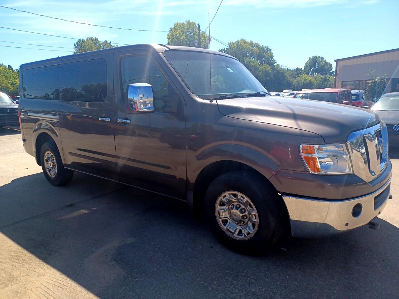 Used 2012 Nissan NV 3500 SL w/ Technology Pkg image 3