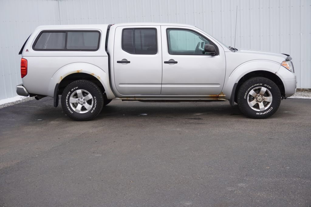 Used 2012 Nissan Frontier SV AWD/4WD image 2