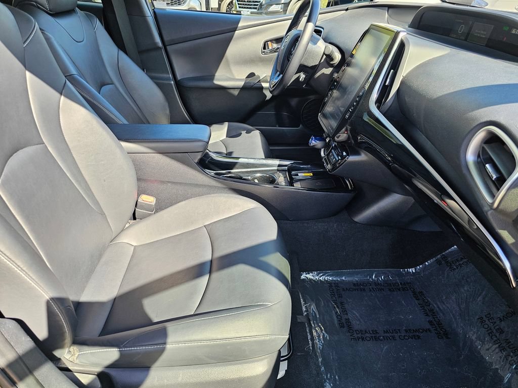 Used 2022 Toyota Prius Prime XLE FWD image 13