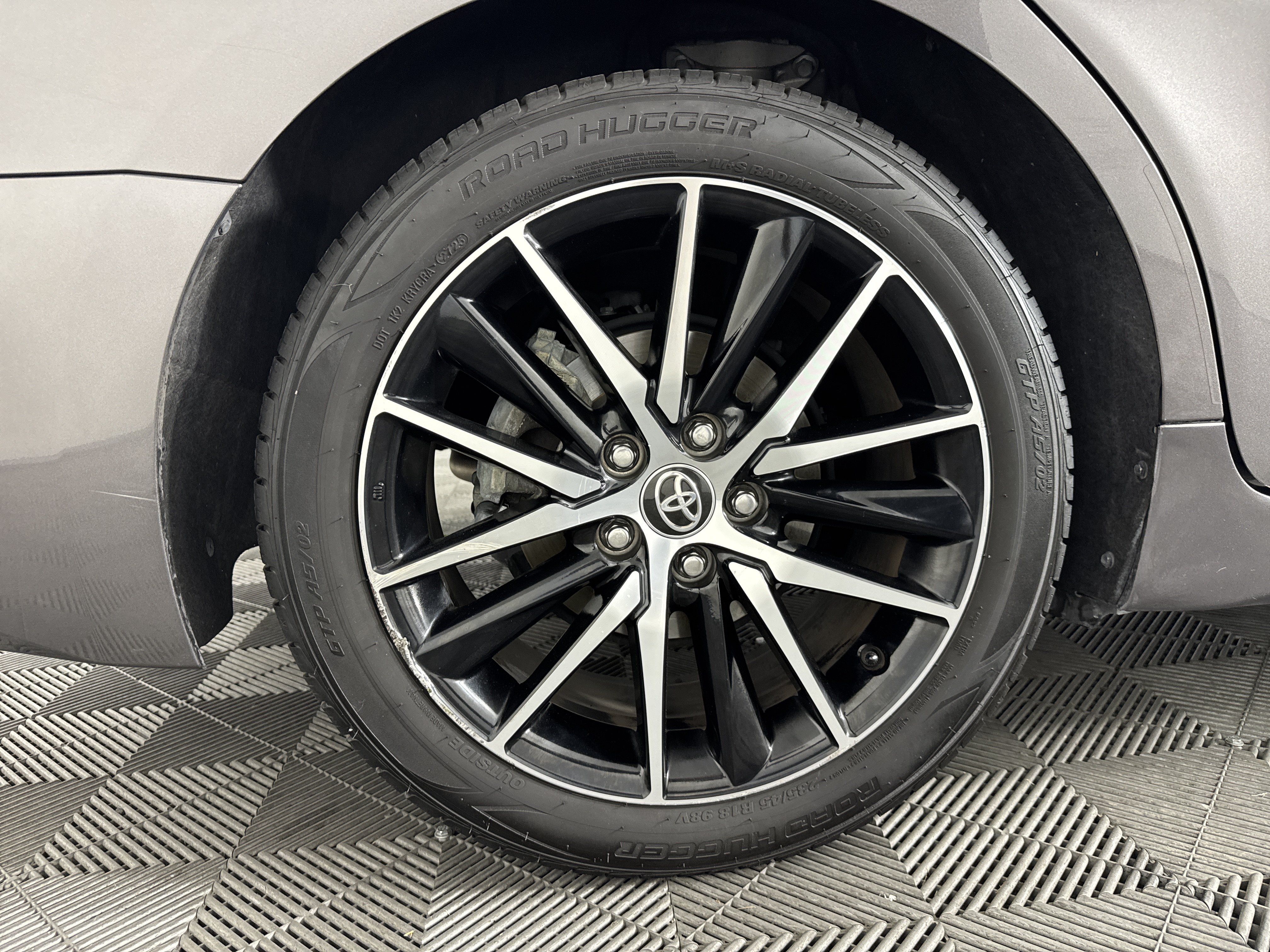 Used 2023 Toyota Camry SE w/ Audio Upgrade Package FWD image 16