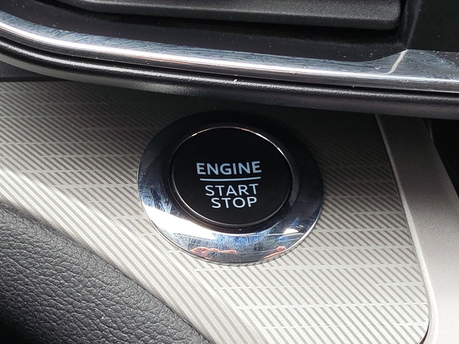 Used 2024 Ford Explorer XLT w/ Equipment Group 202A image 22