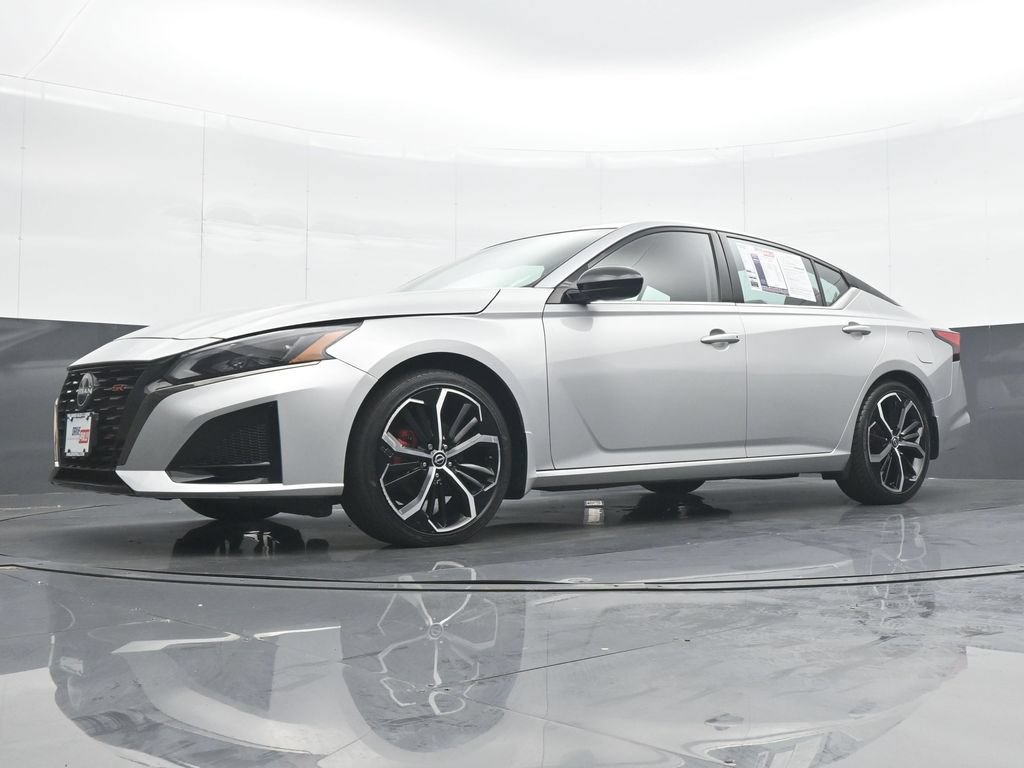 Used 2023 Nissan Altima 2.5 SR FWD image 27