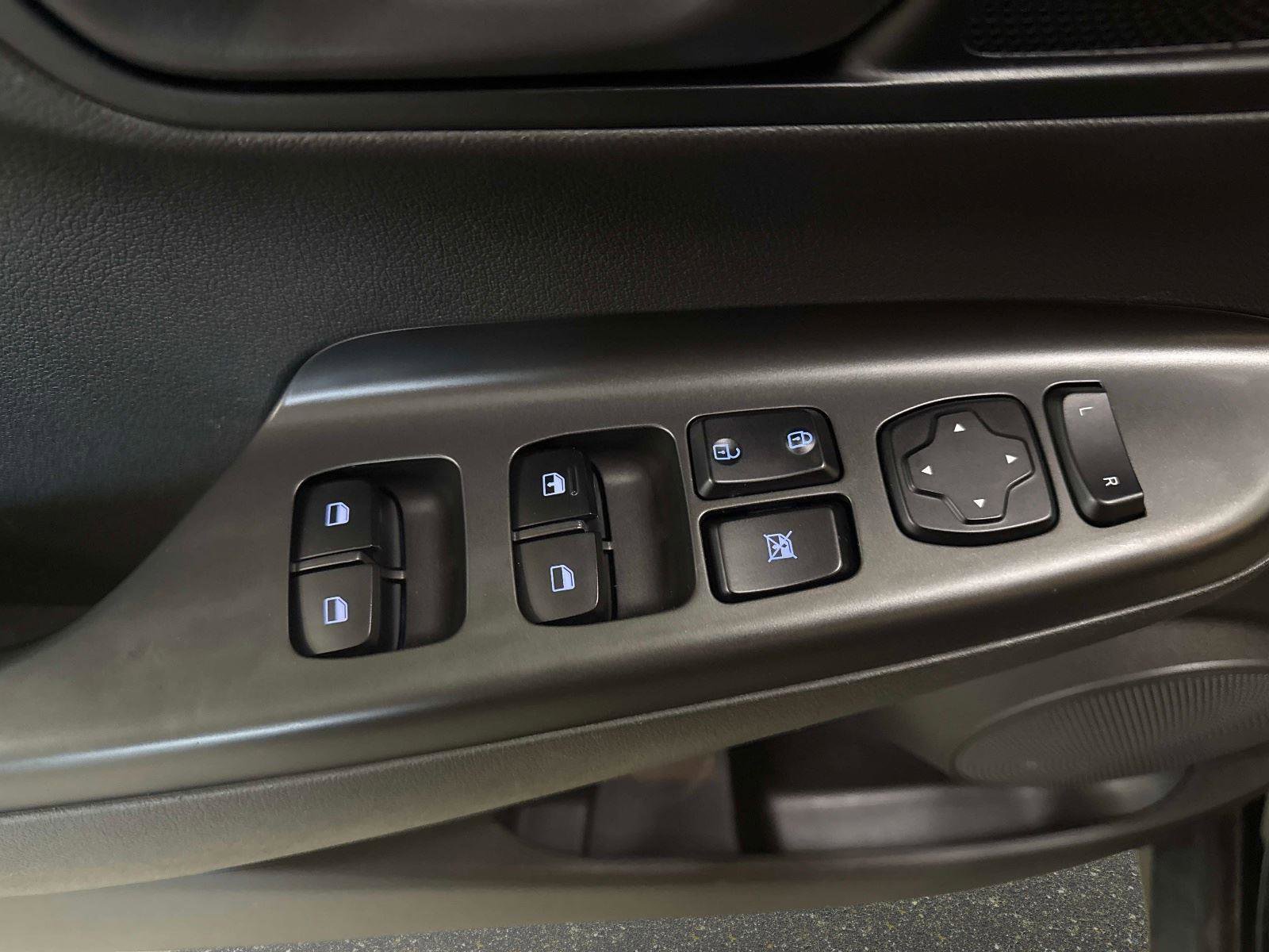 Used 2022 Hyundai Kona SEL image 18