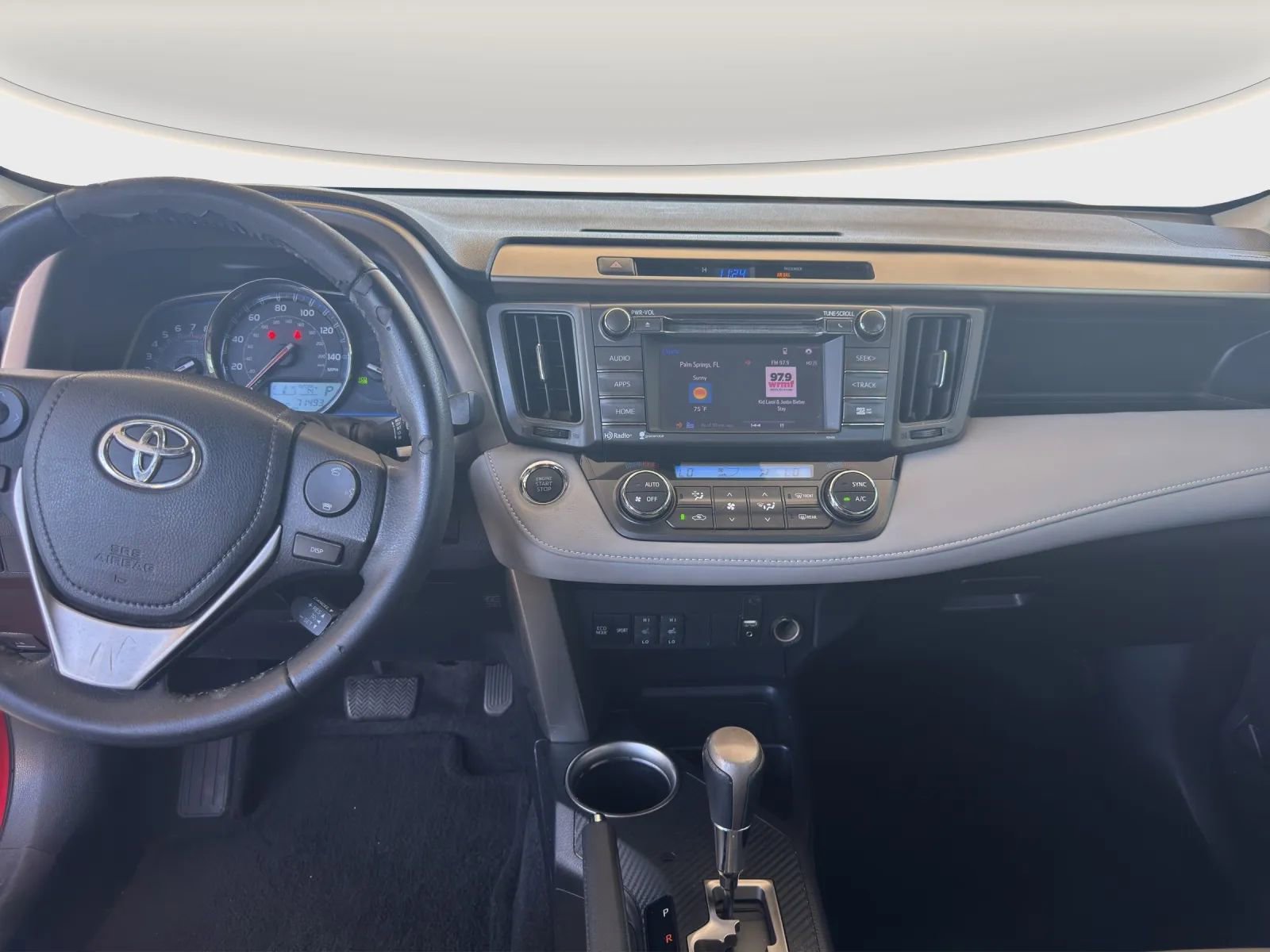 Used 2015 Toyota RAV4 Limited FWD image 15