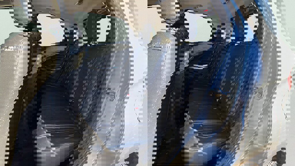 Used 2021 Ford EcoSport SES image 16