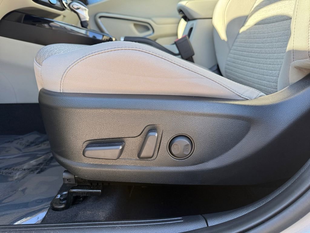 Used 2025 Kia Soul EX image 17