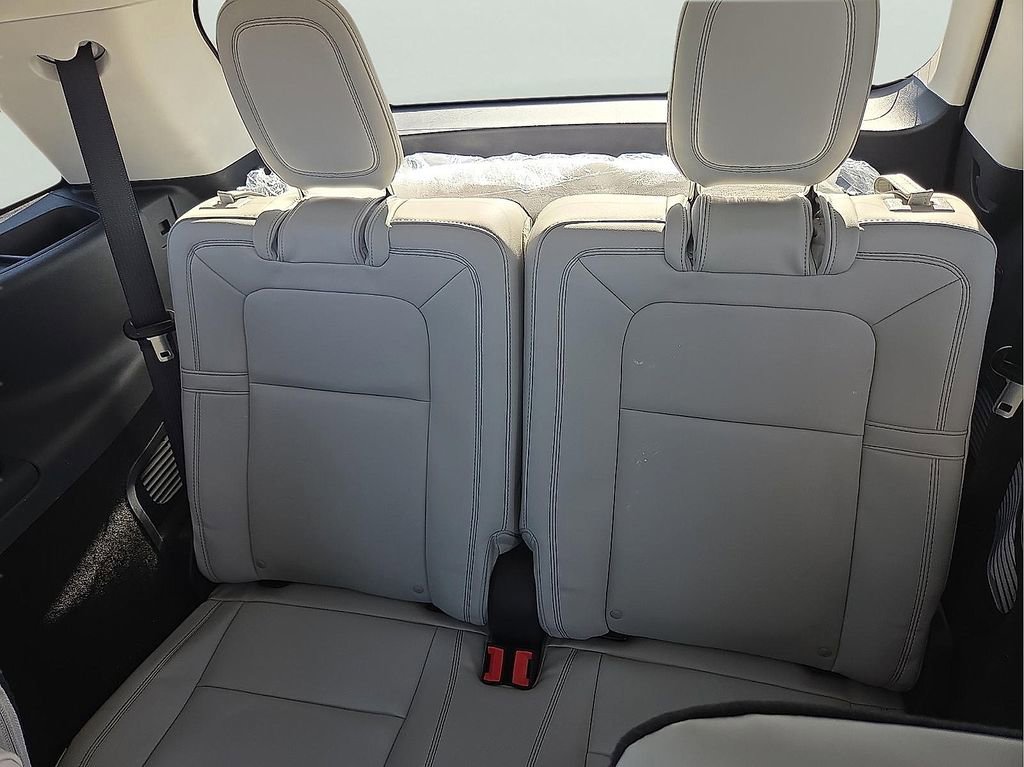 New 2026 Lincoln Aviator Reserve RWD image 9