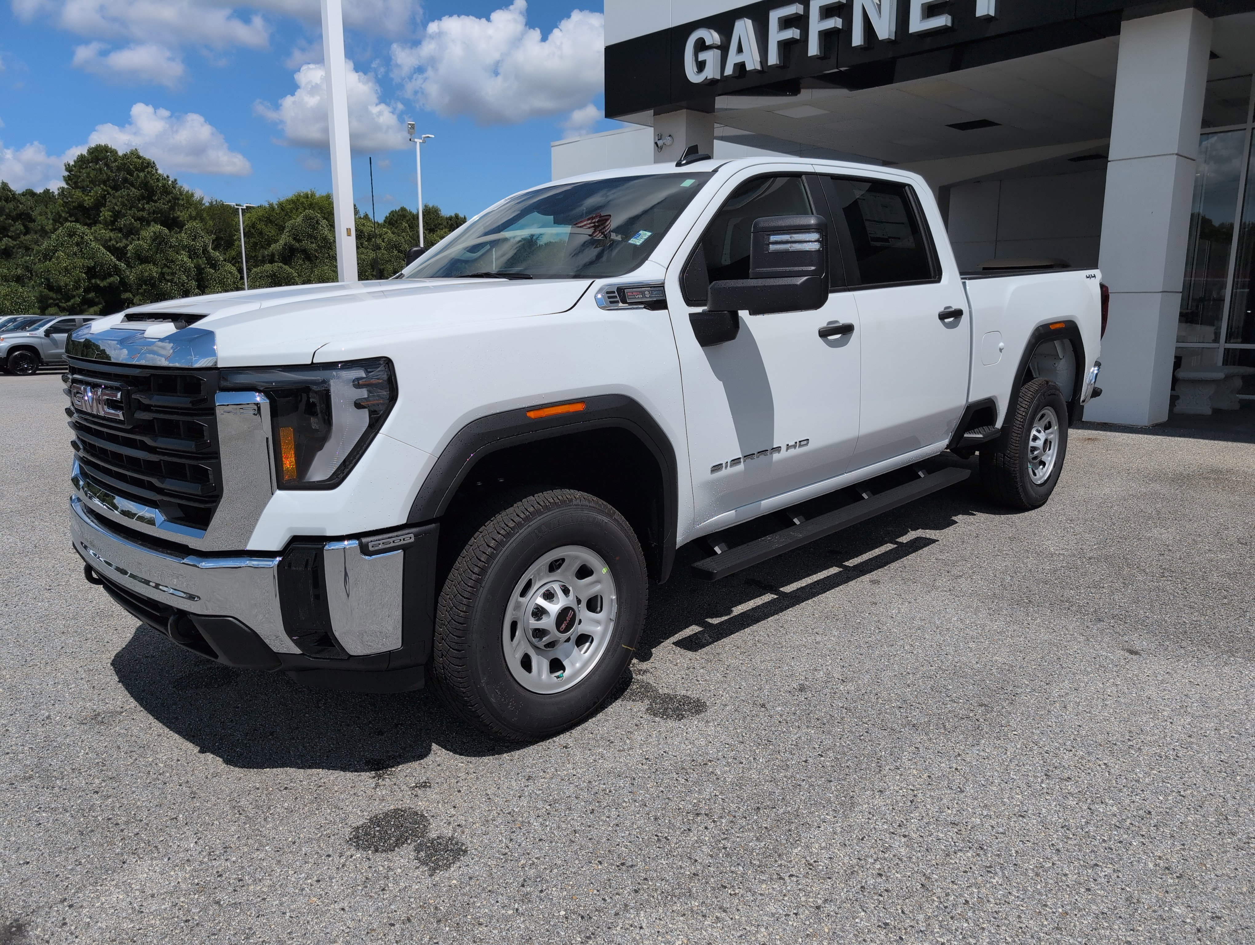 New 2025 GMC Sierra 2500 Pro w/ Convenience Package
