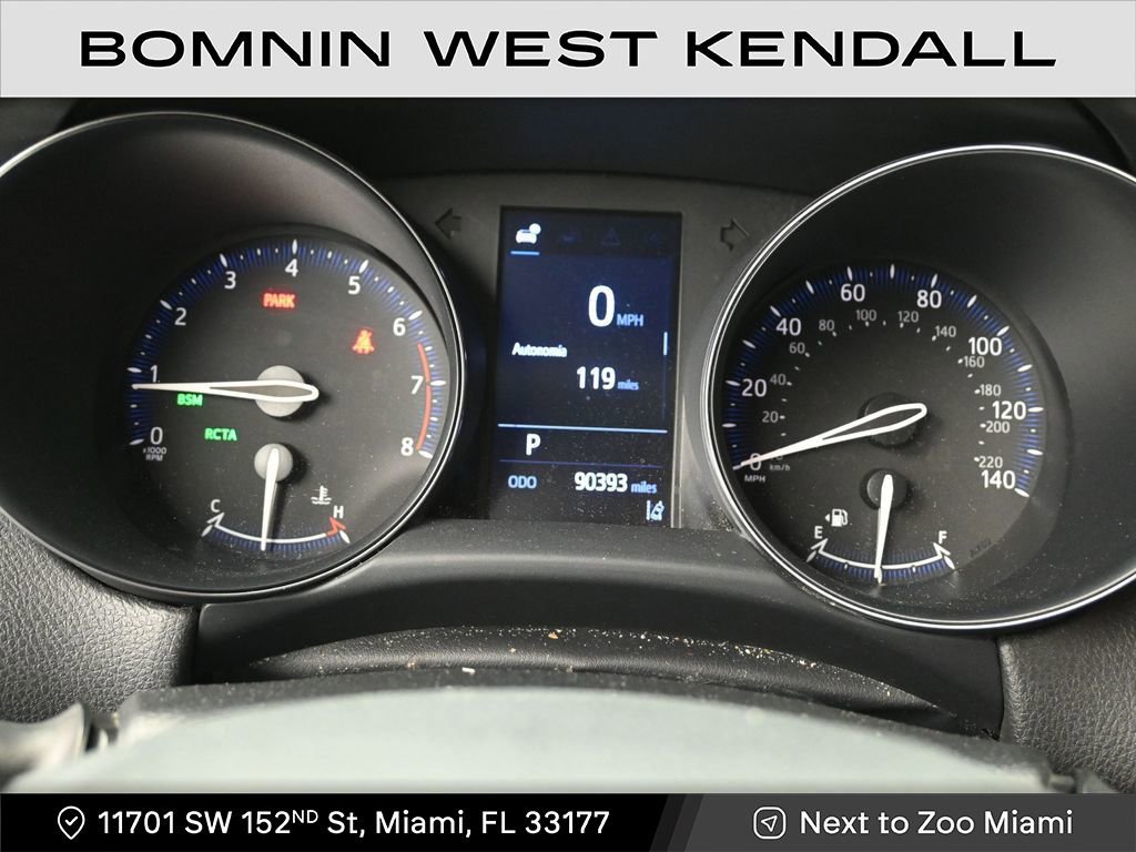 Used 2019 Toyota C-HR XLE image 10