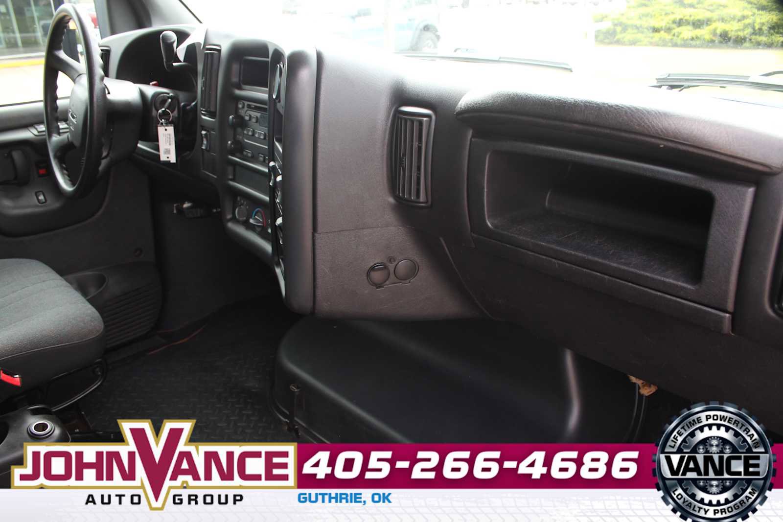 Used 2005 GMC TopKick C4500 2WD Crew Cab image 17