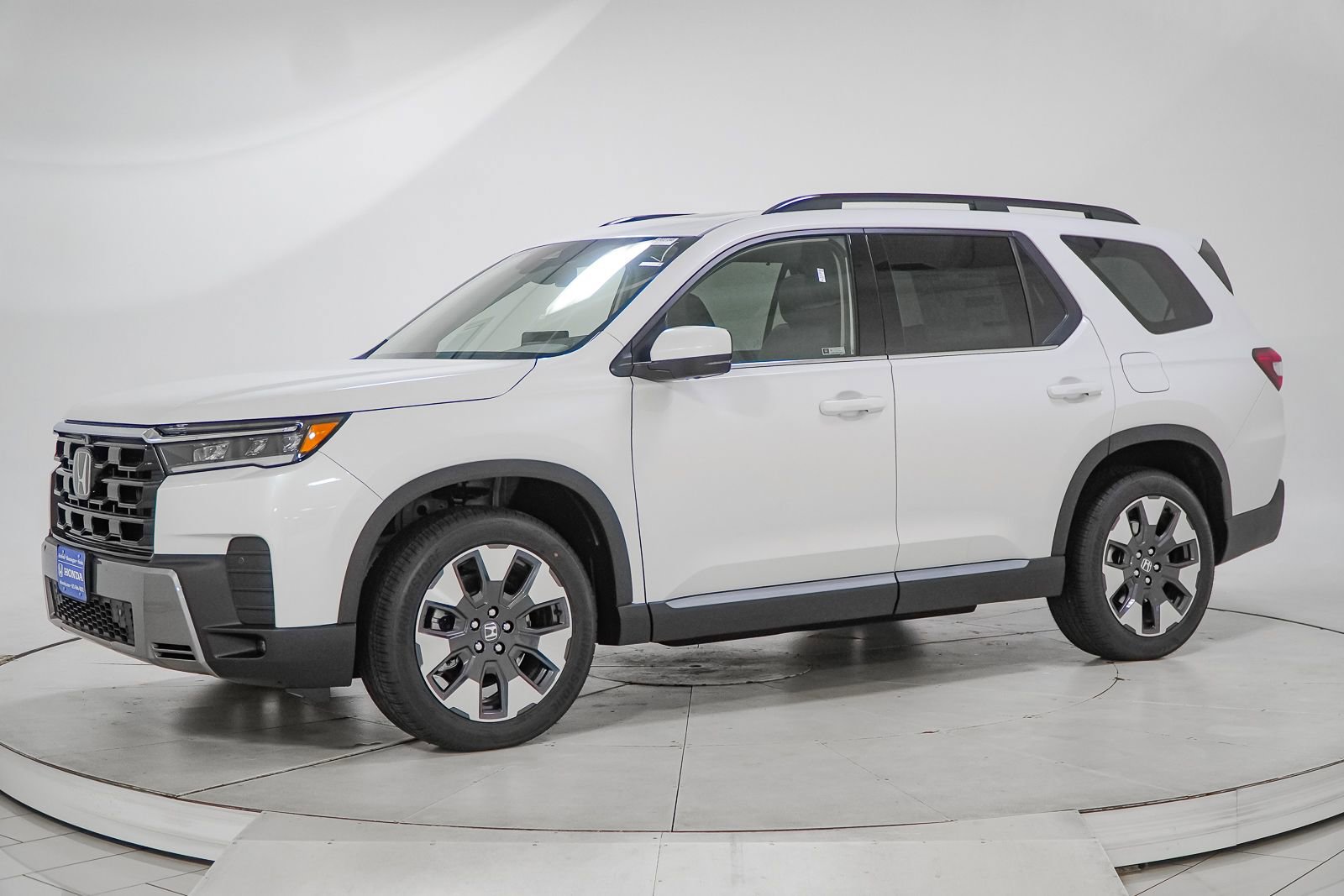 New 2026 Honda Pilot Touring image 4