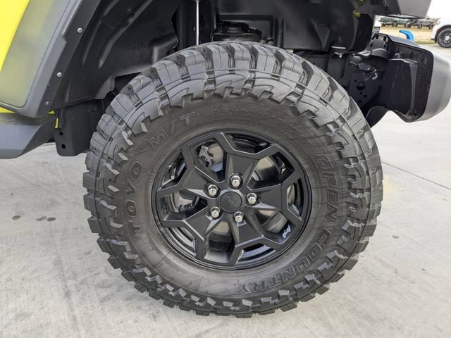 New 2023 Jeep Wrangler Unlimited w/ Sun & Screen Package AWD/4WD image 10