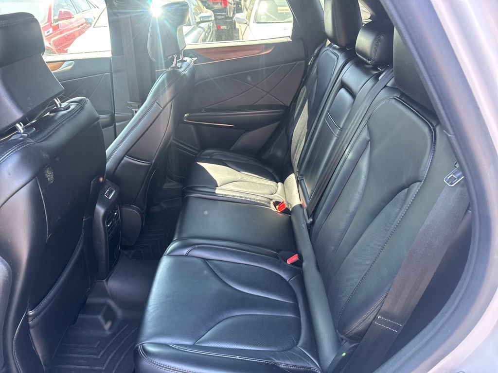 Used 2018 Lincoln MKC Select w/ Select Plus Package AWD/4WD image 25