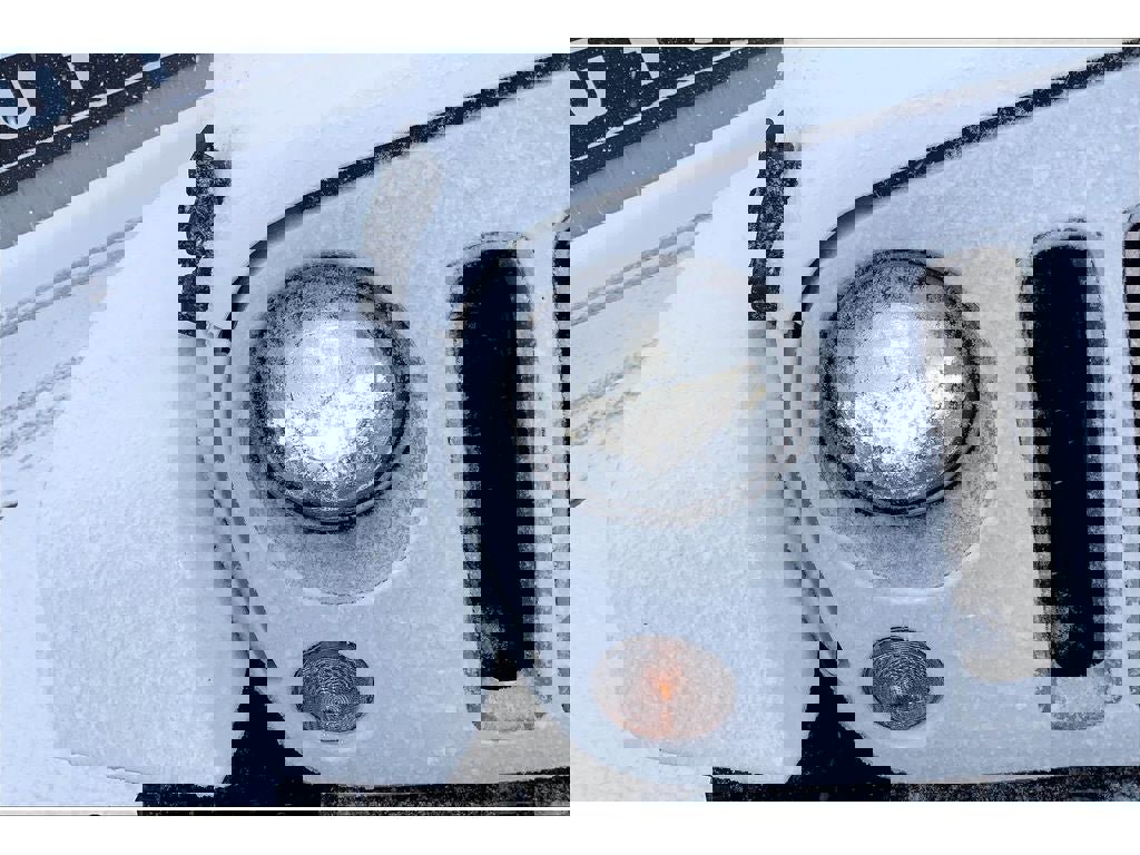 Used 2017 Jeep Wrangler Unlimited Sahara w/ LED Lighting Group image 27