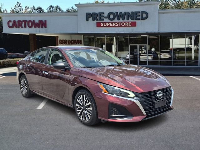 Used 2024 Nissan Altima 2.5 SV FWD image 1
