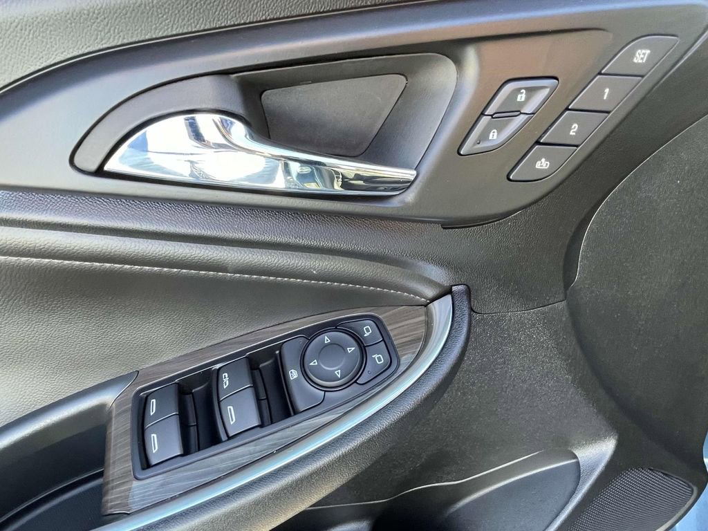 Used 2024 Chevrolet Malibu LT image 18